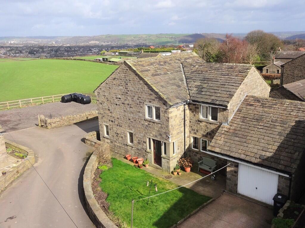 Main image of property: 360a Stainland Road, Stainland, HX4 9EH