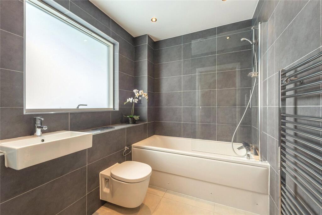 Apartment in London - View 5