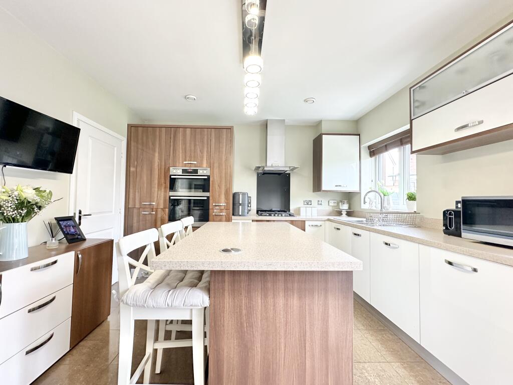 Lamprey Drive, Altrincham, Trafford photo 3