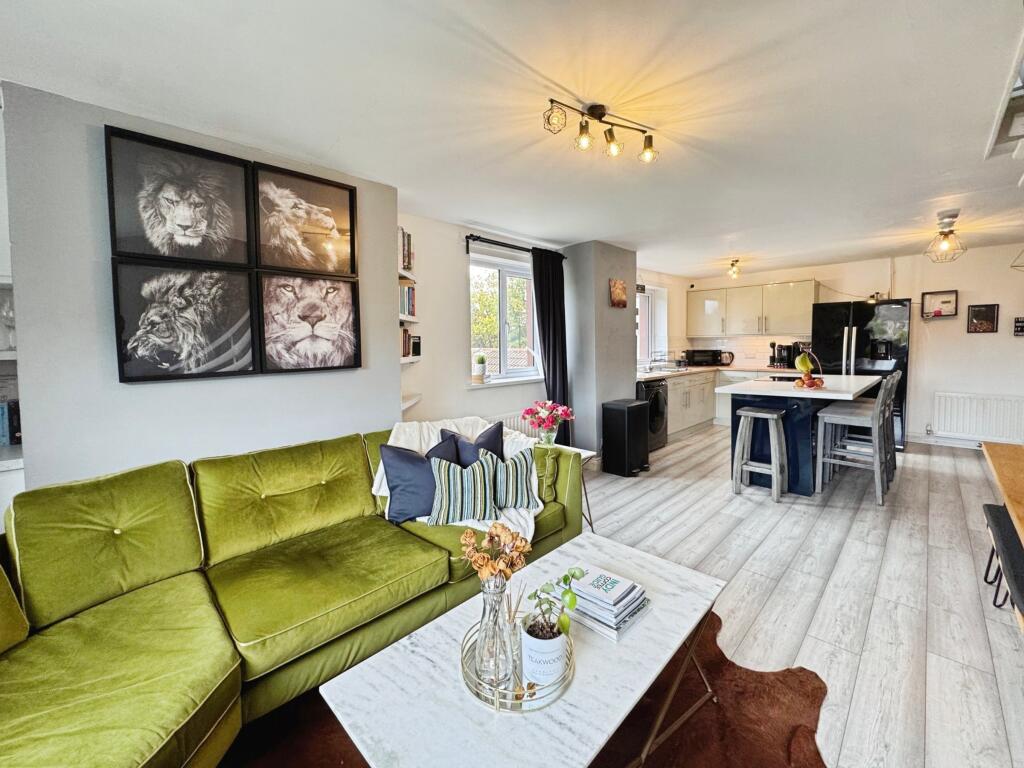 Apartment in North Tyneside, North East - More