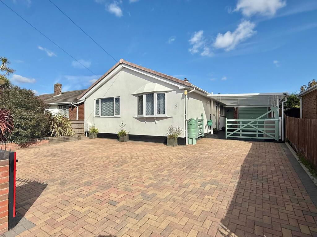 Main image of property: Linda Road, Fawley, SO45