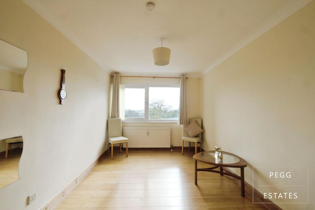 Apartment in Torquay, Torbay - More