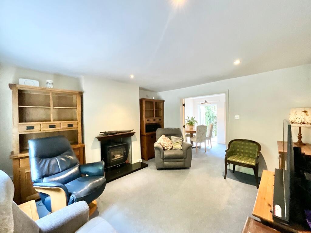 House in Stoke-on-Trent - View 2
