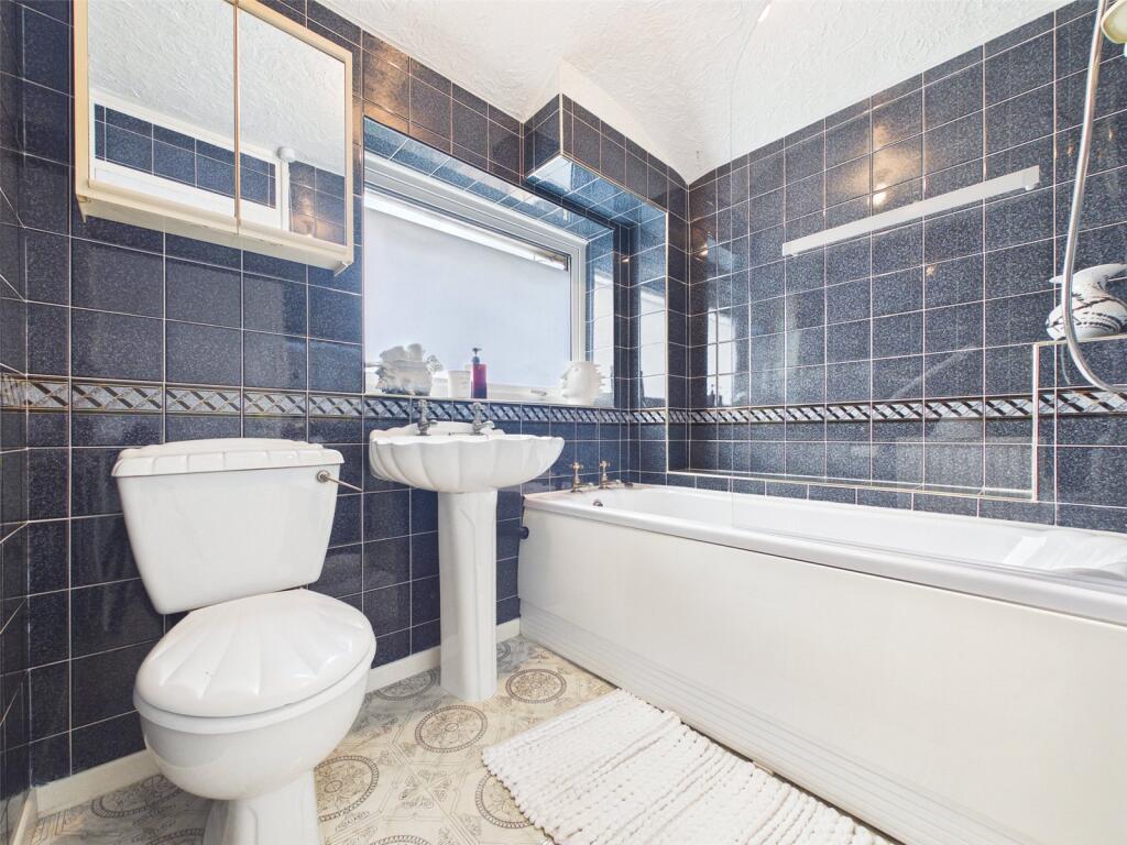 House in Cheltenham, Hatherley, Up Hatherley - View 4