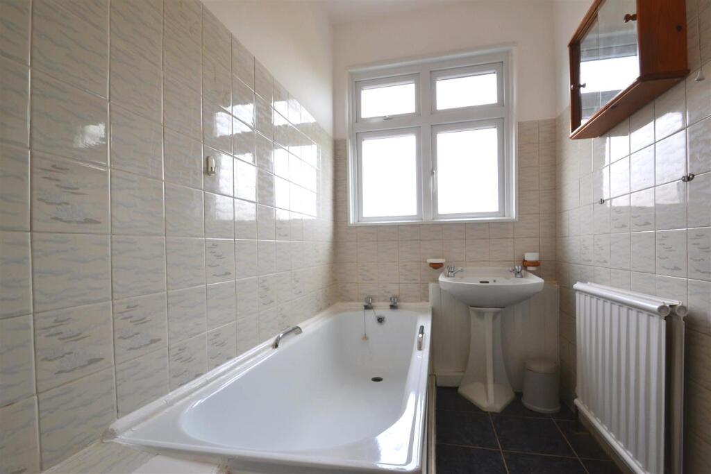 House in London - View 5