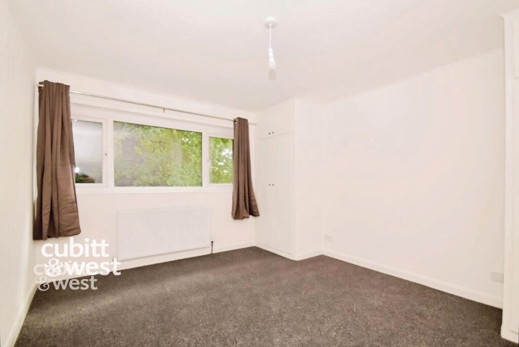 House in Bromley - View 4