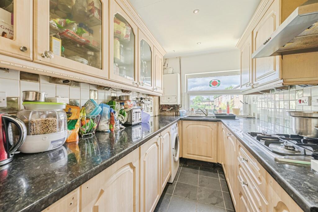 Apartment in Tamworth, Staffordshire - View 5