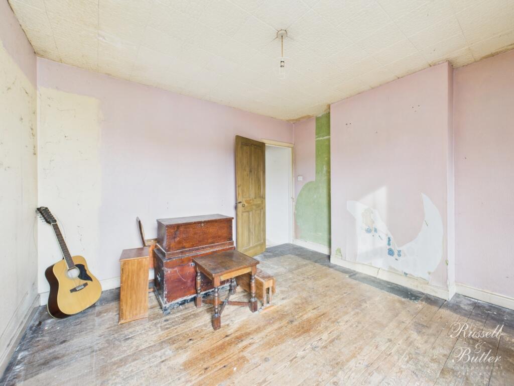 House in Buckingham, Calvert - More