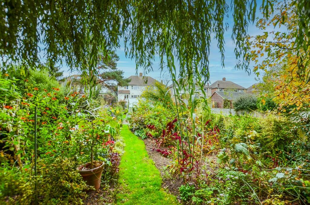 Windmill Road, Polegate, East Sussex, BN26 photo 3