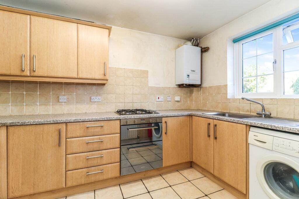 House in Three Rivers, Abbots Langley - More