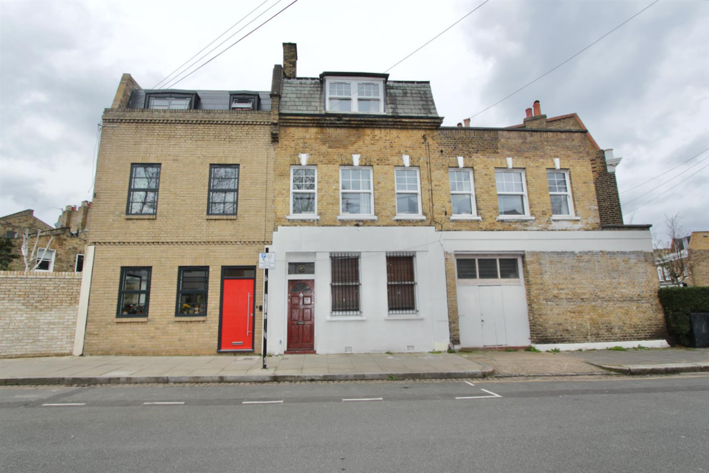 House in London - View 4