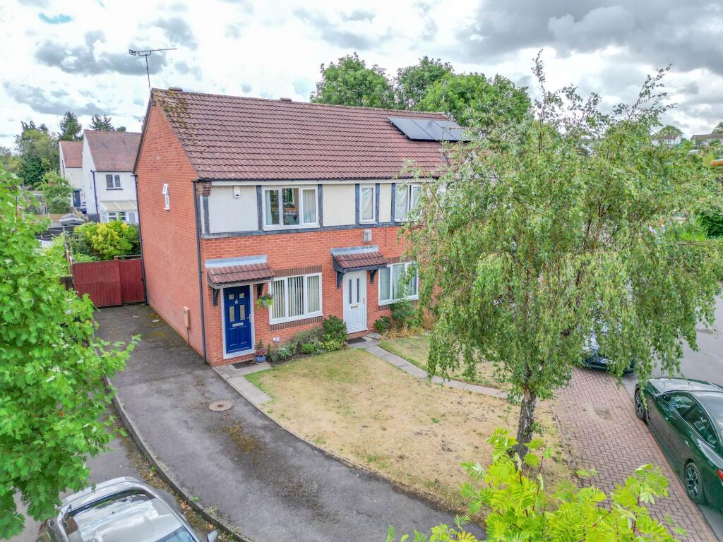 2-bed terraced on Rochester Close, Nuneaton, CV11, £180,000