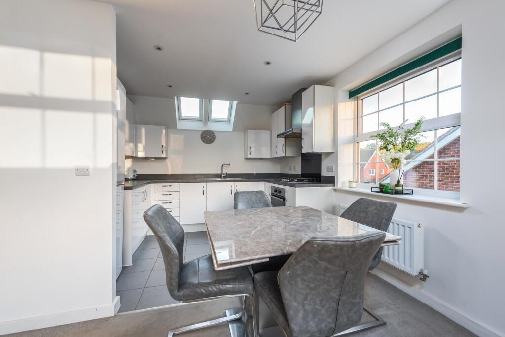 37, Murano Drive photo 2