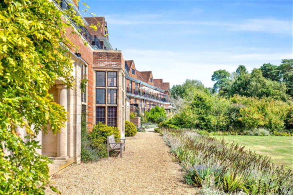 Main image of property: King Edward Vii Apartments, Kings Drive, Midhurst, GU29