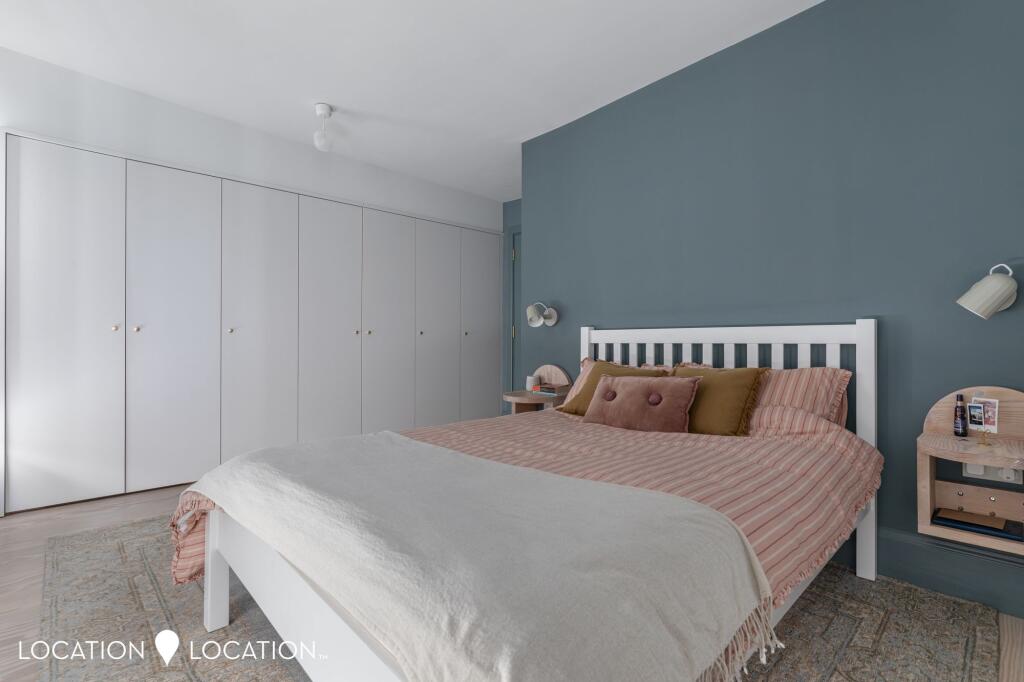 Apartment in London - More