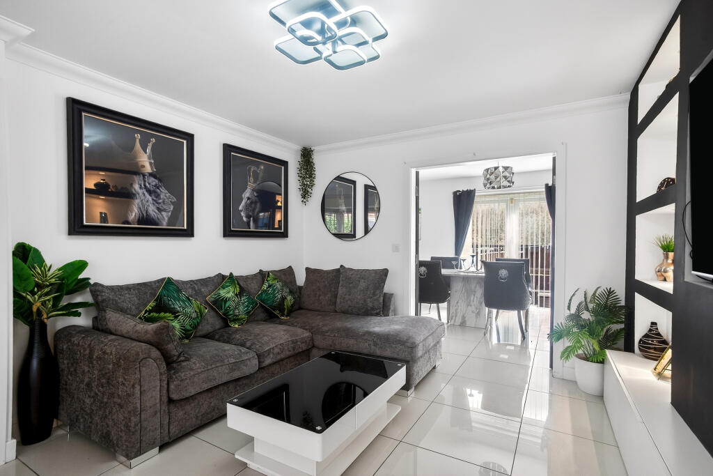 House in Manchester, New Moston - View 5