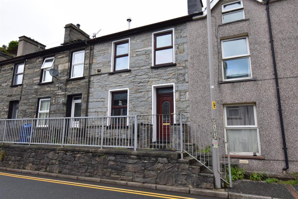 4-bed terraced on High Street, Blaenau Ffestiniog, £142,000