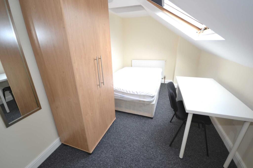 Main image of property: London Road, Reading, Berkshire, RG1 3PB