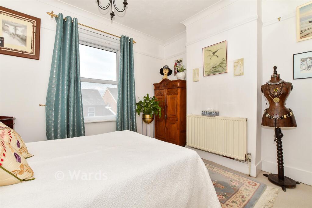 House in Tonbridge - More