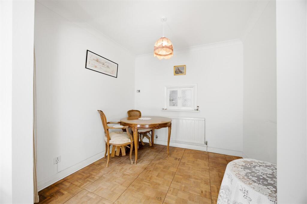 House in Southall - View 4