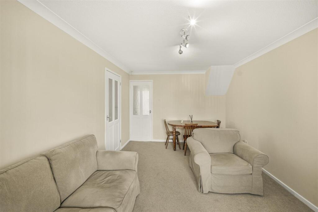 House in Cardiff, Thornhill - View 2