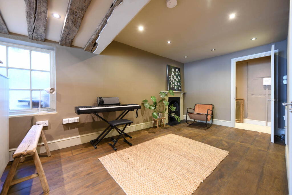 House in Tonbridge - View 4
