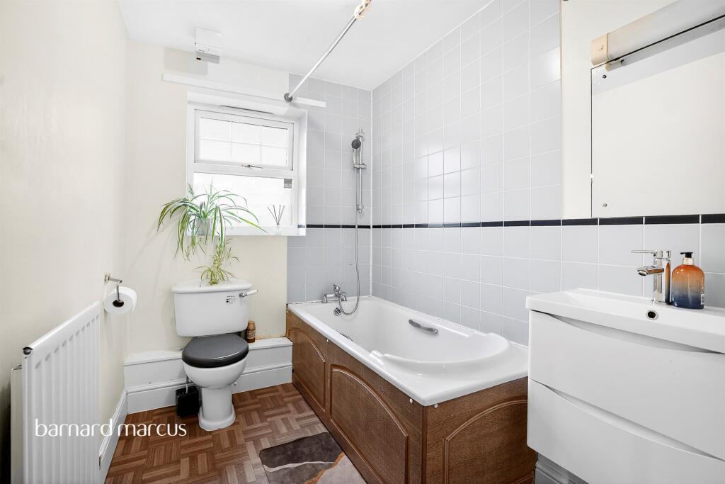 Apartment in London - More
