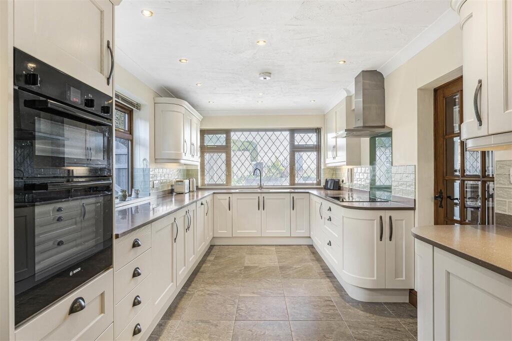House in Lewes, Seaford - More
