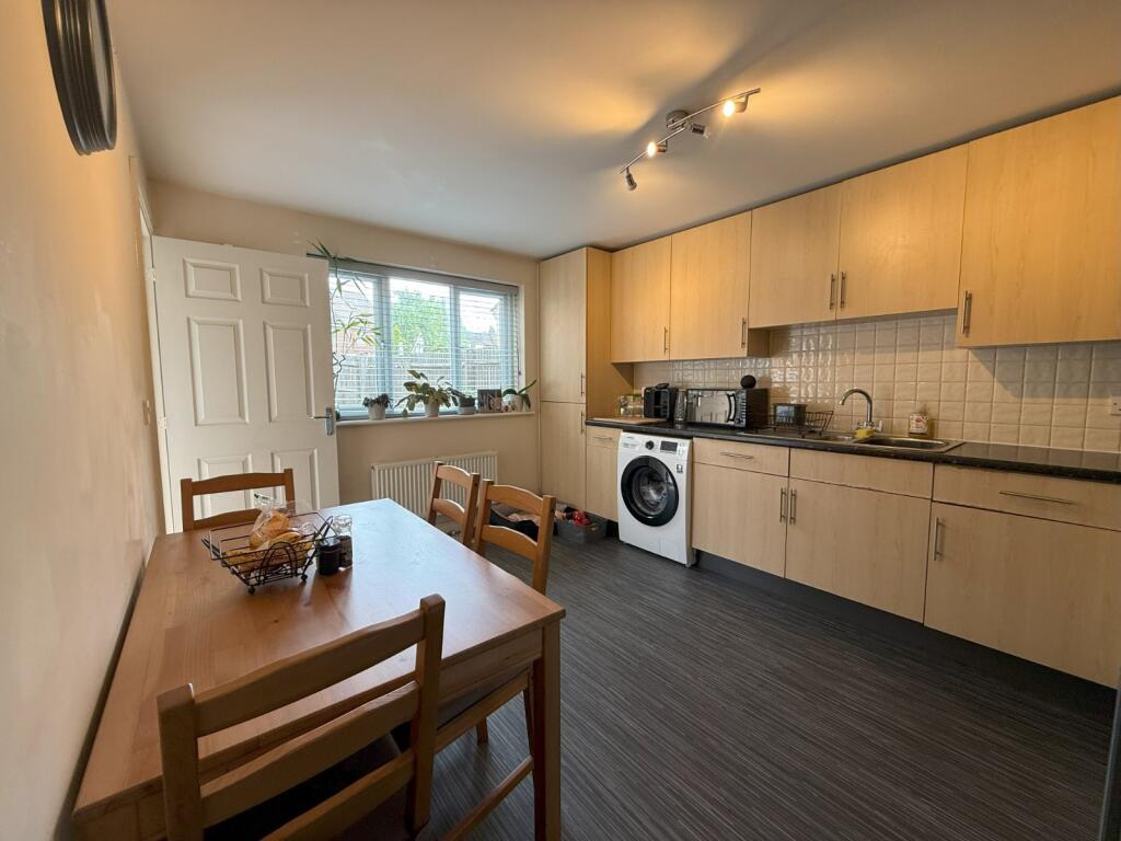 Bluebell Close, Wellingborough, Northamptonshire, NN8 photo 4