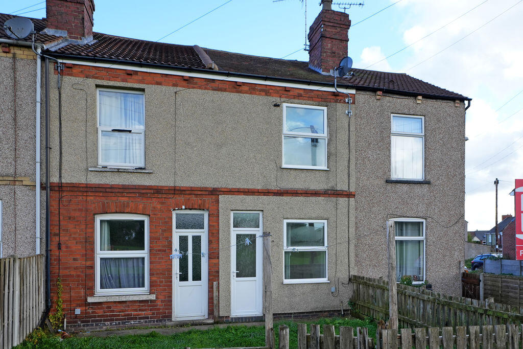 House in Chesterfield, Derbyshire - View 4