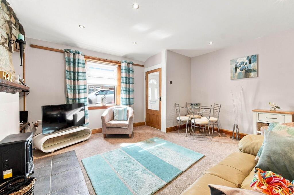 House in Irvine, Dreghorn - More