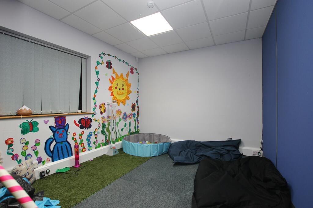 Photo 12