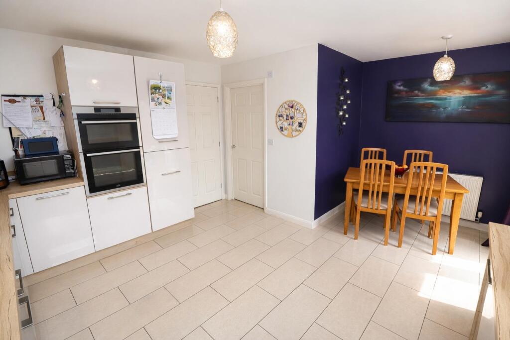 House in Rushden, North Northamptonshire - More