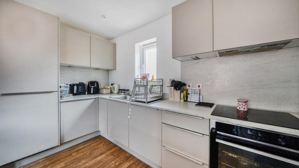 House in Huntingdonshire, Loves Farm, St Neots - View 5