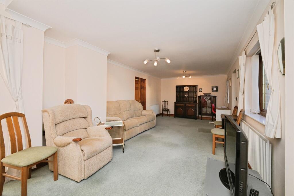 Stortford Road, Hatfield Heath, Bishop's Stortford - View 6