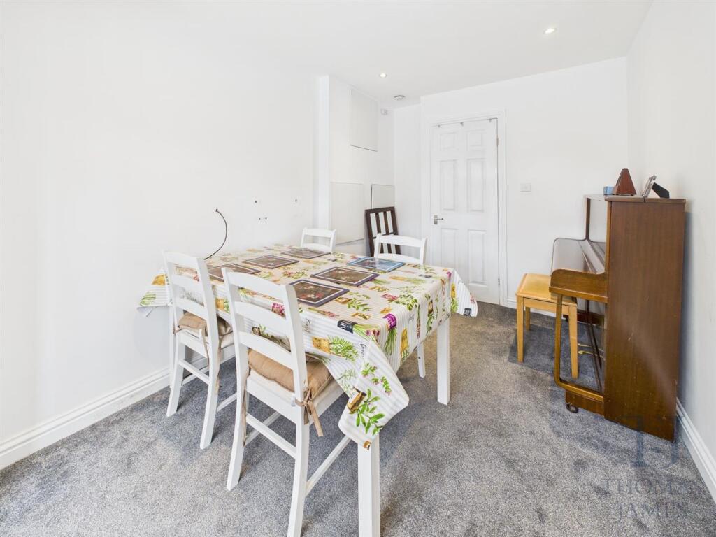 House in Nottingham, Ruddington - View 2