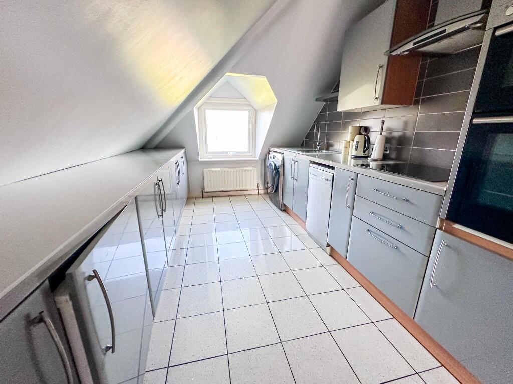 West Hill, Oxted, Surrey, RH8 photo 4