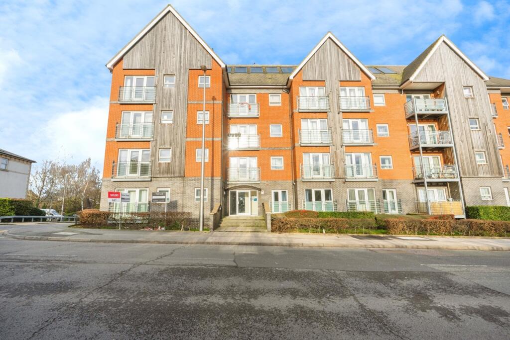 Main image of property: Watling Street, Bletchley, Milton Keynes, Buckinghamshire, MK2