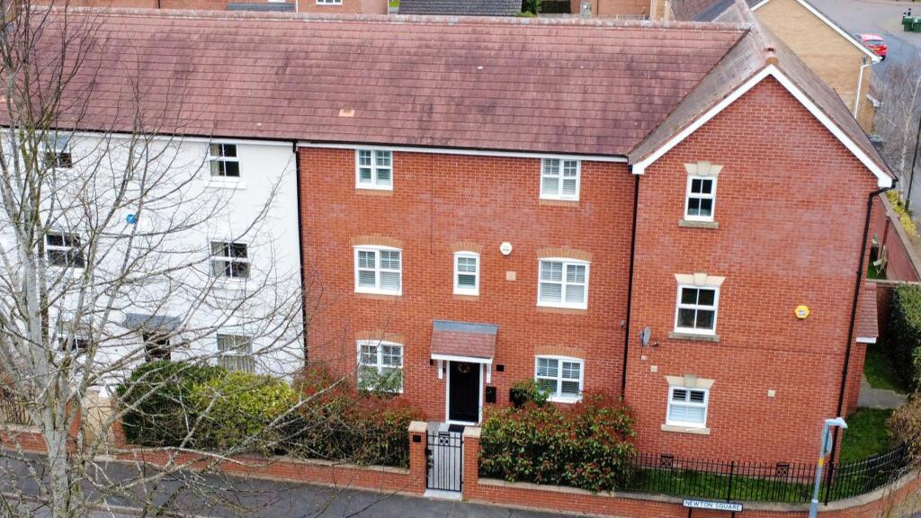 Main image of property: Newton Square, Bromsgrove B60 3GB