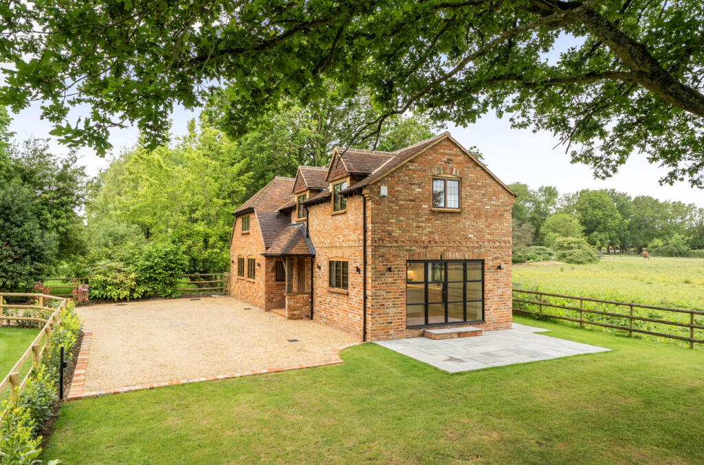 Main image of property: Blagrove Lane, Wokingham, Berkshire, RG41