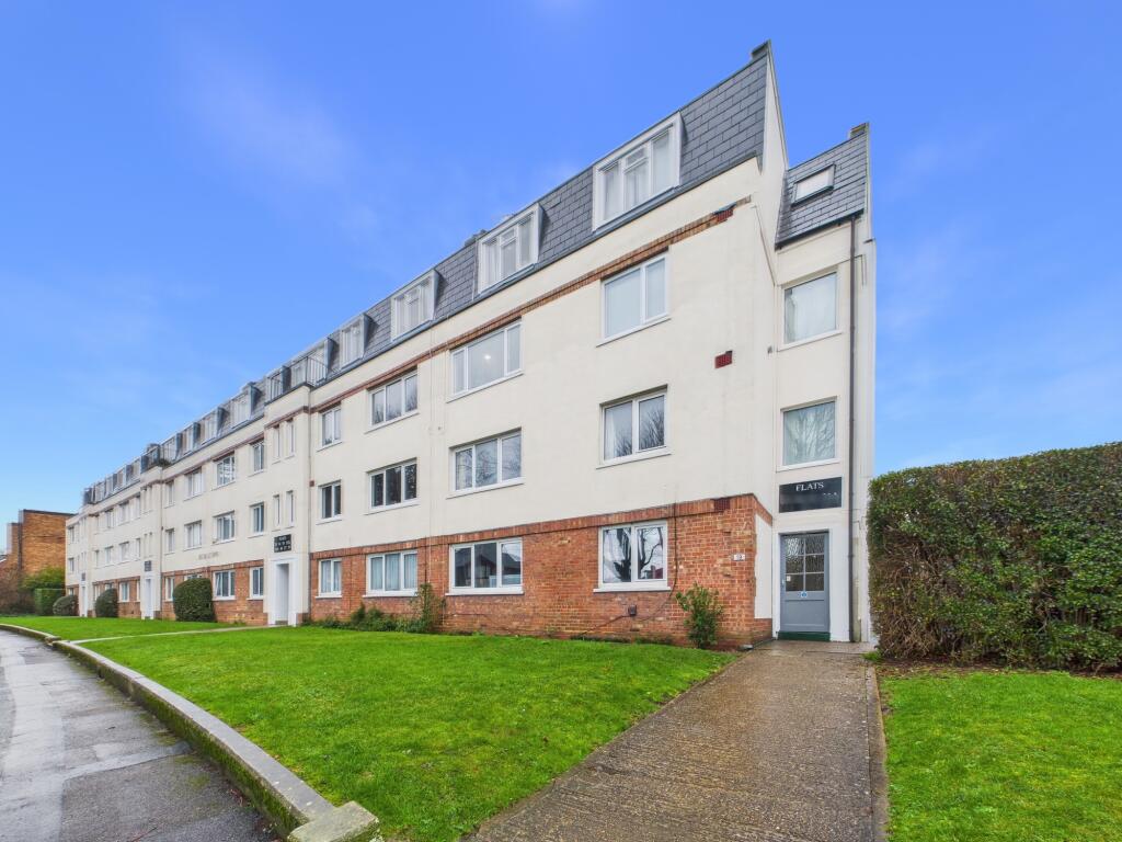 Main image of property: Park Mansions, Cosham