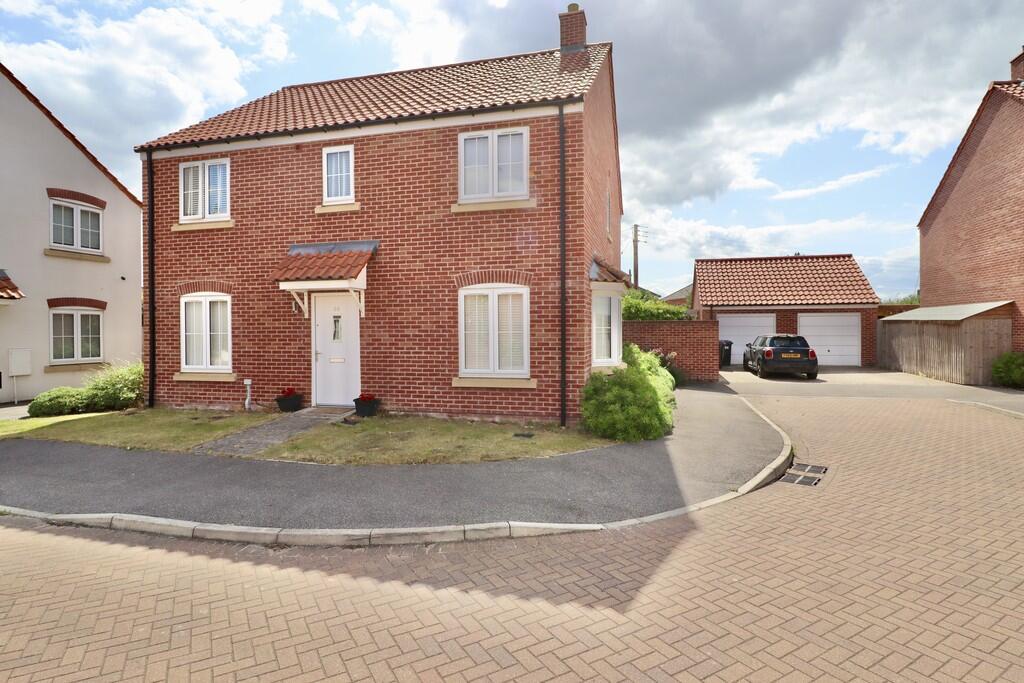 4-bed detached on Goldcrest Avenue, Branston, £360,000