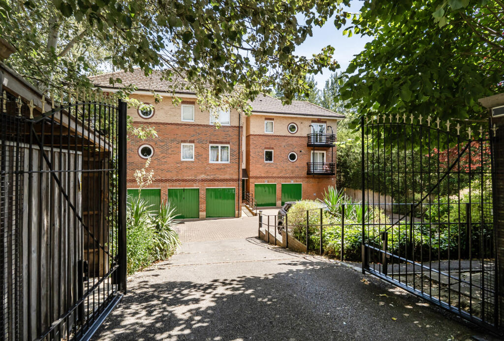 Main image of property: Willowbrook, Water Eaton Road, Oxford, OX2
