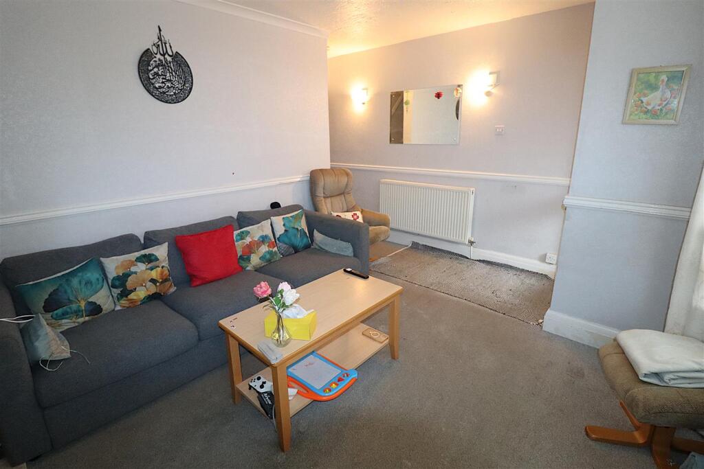 House in Gillingham, Medway - View 5