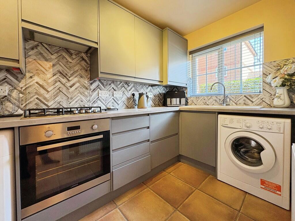 Merlin Close, Yeovil photo 4