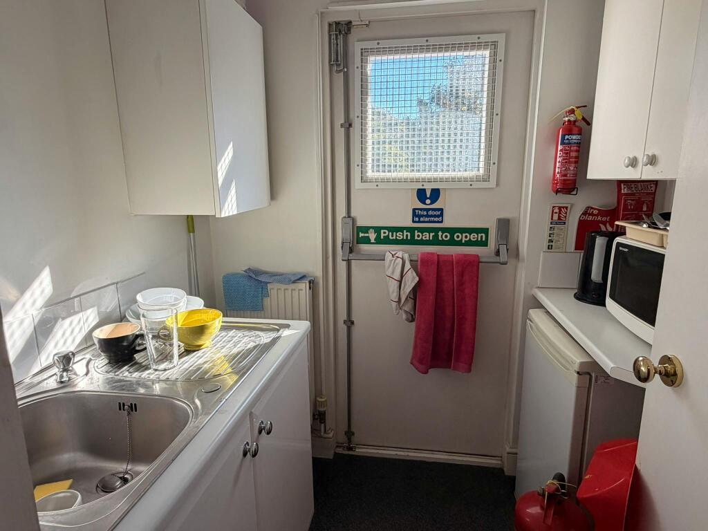 4th Floor kitchenette.JPEG