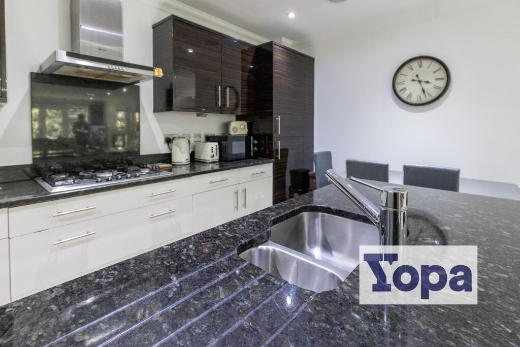 Apartment in Poole - View 4