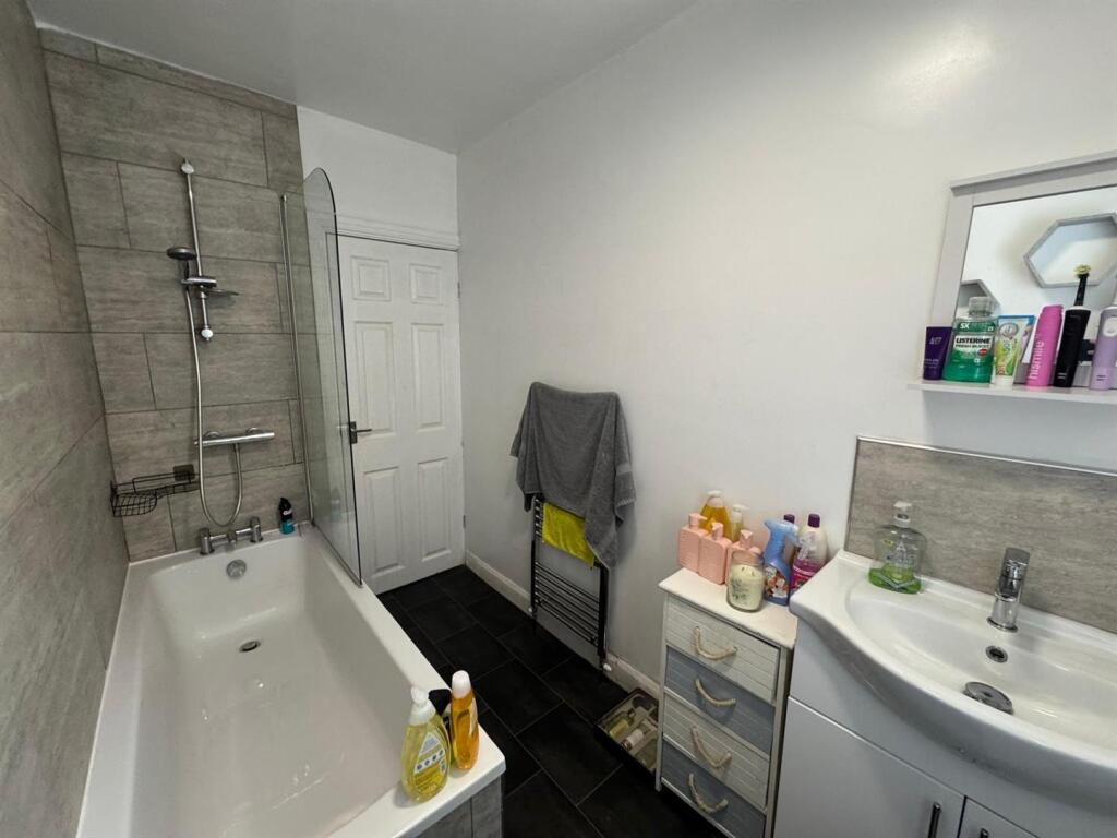 Additional image 16 of Exley Crescent, Keighley