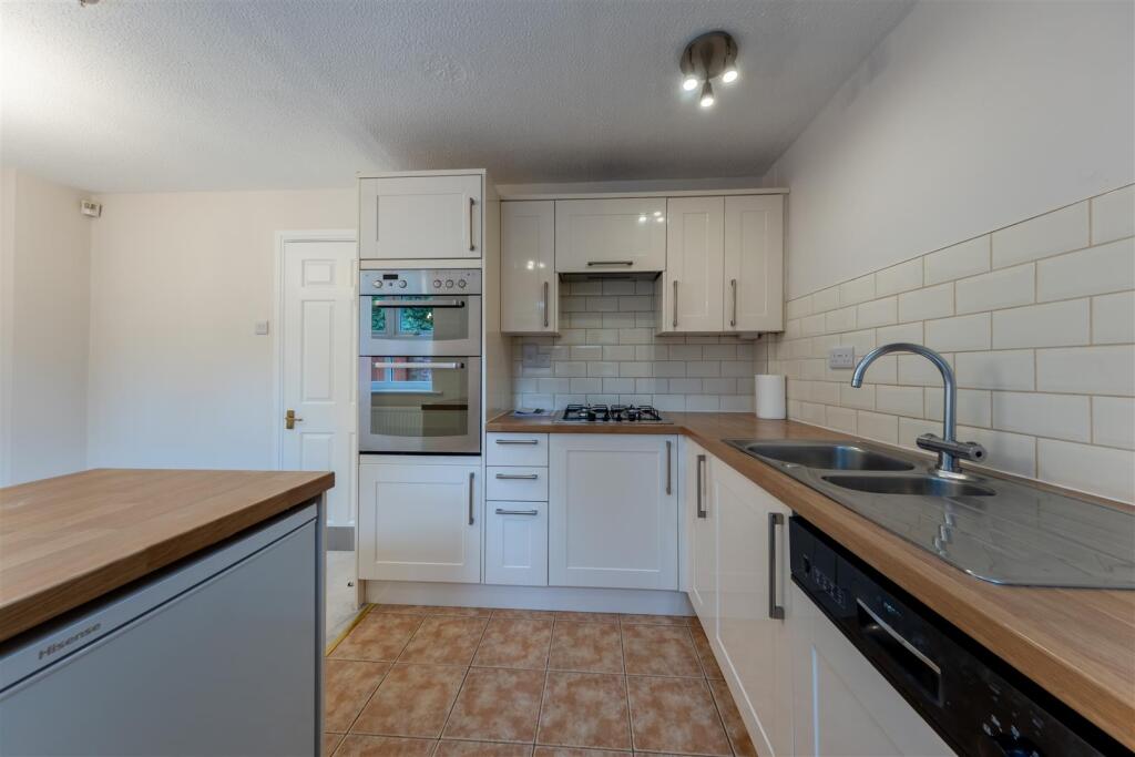 Brookfield Close, Tarporley photo 2