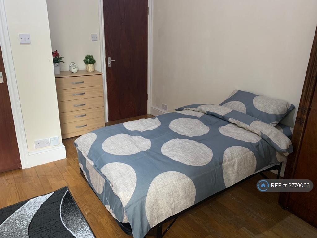 Main image of property: Green Lanes, London, N13